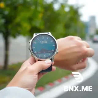 一只手指悬停在一个红色按钮上方，按钮上写着“GPS OFF”。背景是一张夜空地图，中国领土上大量关键设施（电厂、交通、金融）变灰或显示红色警告标志。象征性构图，电影布光，高对比度，4K。